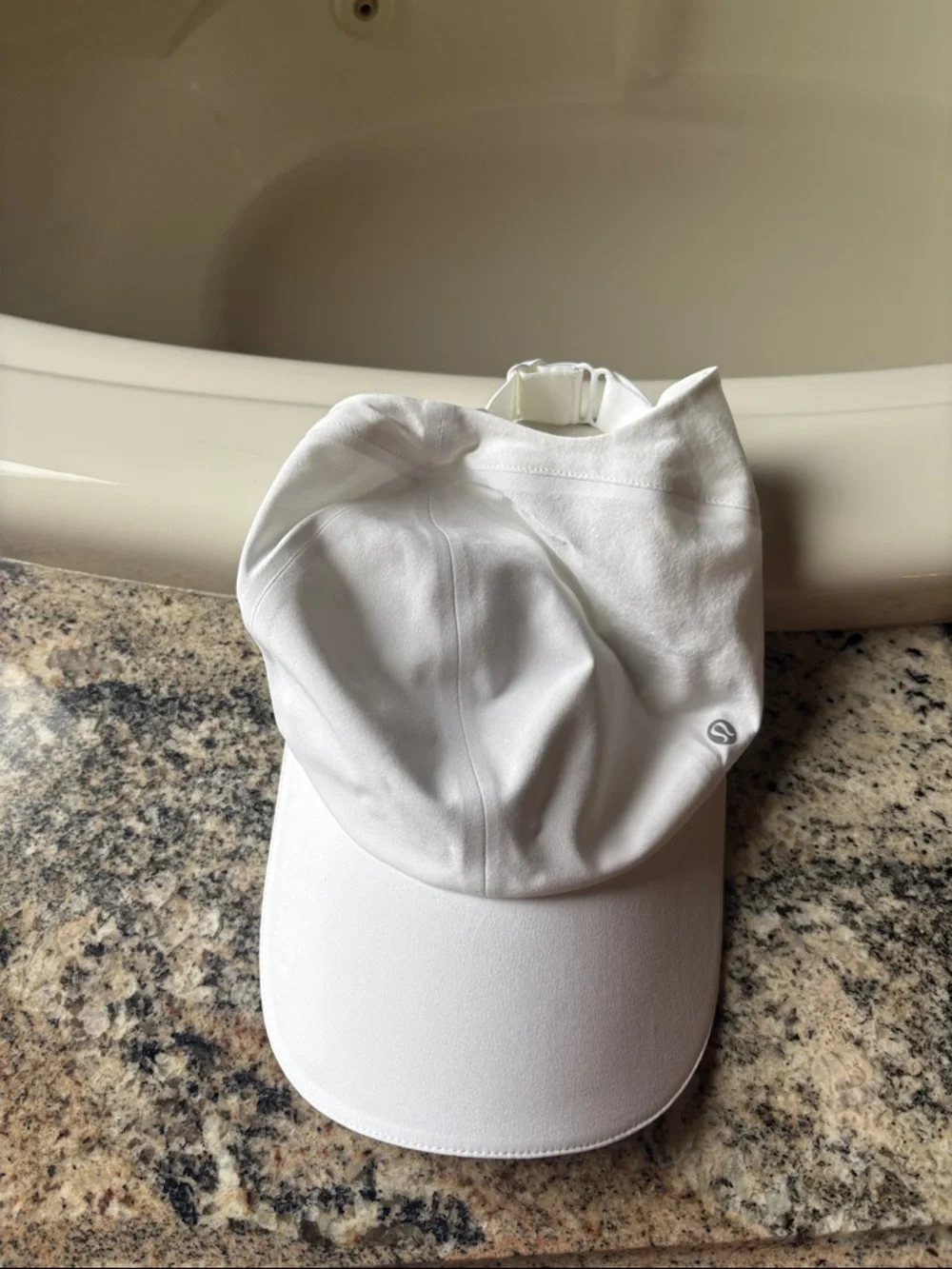 Lululemon - Picture 3 of 3